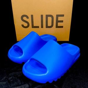 Adidas Yeezy Slide. Size 7M/8.5W. Azure.